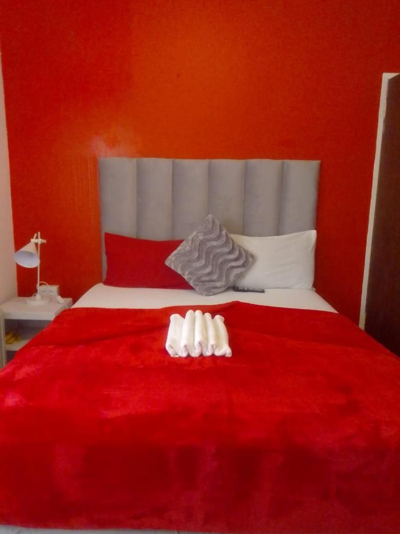 Neo & Ruks Goodwood Guesthouse Cape Town Bagian luar foto